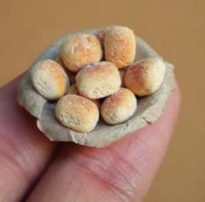 Miniature Pan de sal